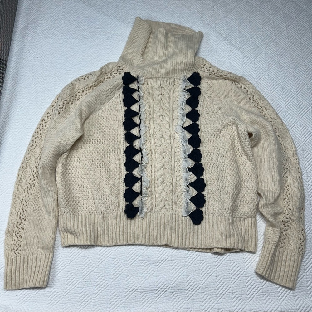 J.Crew Cream Cable Knit Turtleneck Sweater w/ Lace & Appliqué – Medium